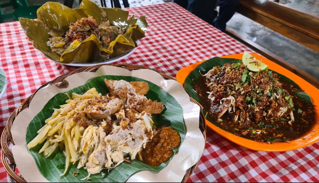 Secret Flavors That Stir the Soul on Ismoyo Street